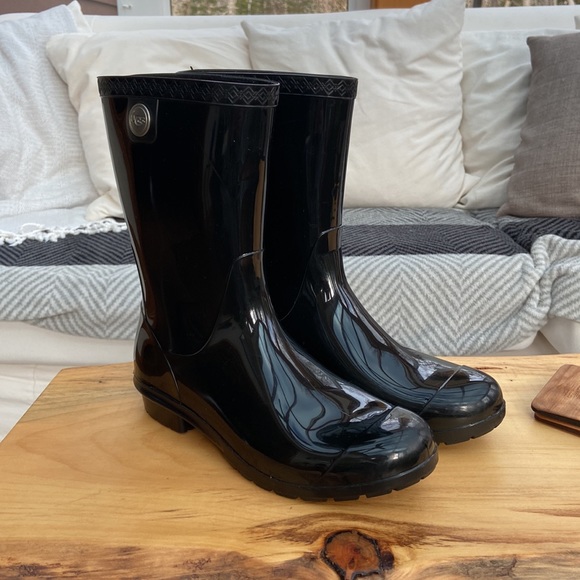 UGG Sienna Waterproof Rain Boot - Picture 2 of 8